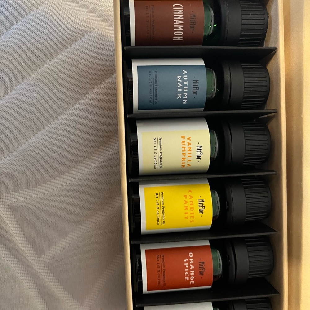 MitFlor Autumn Oil Set  Fragrance10mL bottle Diffuser Candles Soap Vanilla Apple - Picture 2 of 4